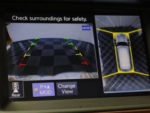 Used 2018 INFINITI QX80 4WD w/ All Season Package image 10