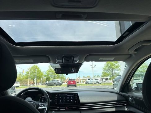 Used 2021 Hyundai Elantra SEL w/ Convenience + Premium Package image 15