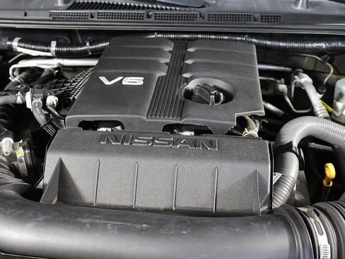 Used 2021 Nissan Frontier PRO-4X w/ Pro-4x Utility Package AWD/4WD image 16