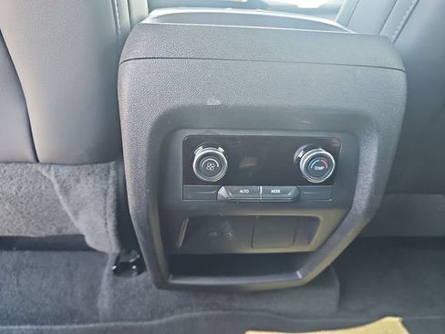 Certified 2025 Buick Enclave Preferred FWD image 23