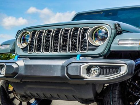 Used 2024 Jeep Wrangler Unlimited Sahara AWD/4WD image 2