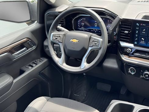 Used 2024 Chevrolet Silverado 1500 LT AWD/4WD image 17