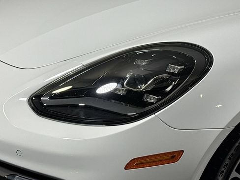 Certified 2023 Porsche Panamera 4 Platinum Edition AWD/4WD image 28