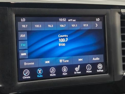 Used 2018 Chrysler Pacifica Touring-L w/ Tire & Wheel Group image 6