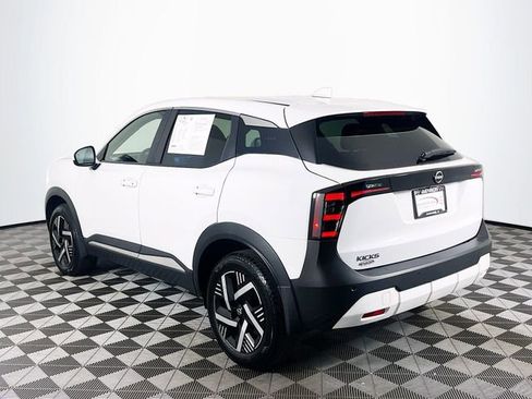 Used 2025 Nissan Kicks SV FWD image 6