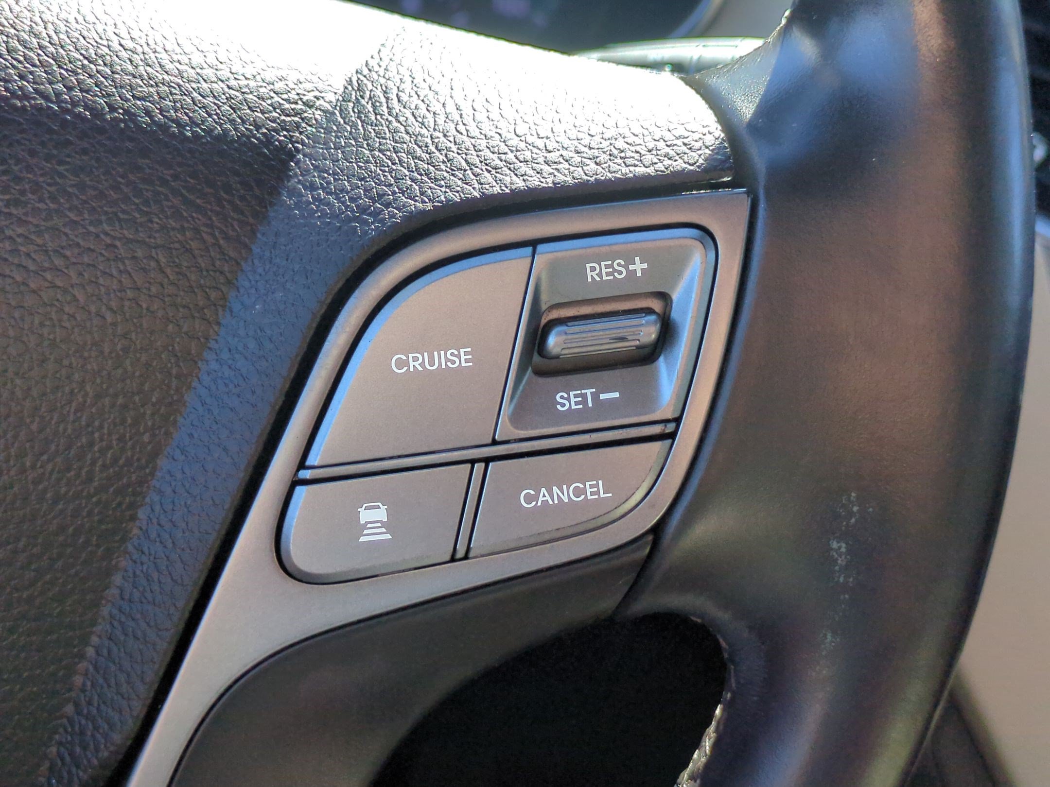 Used 2018 Hyundai Santa Fe Limited AWD/4WD image 19
