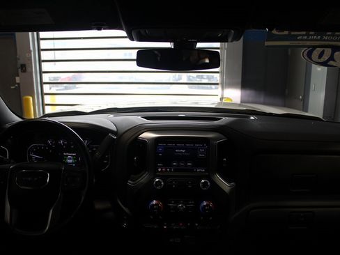 Used 2020 GMC Sierra 1500 SLE w/ SLE Value Package image 25