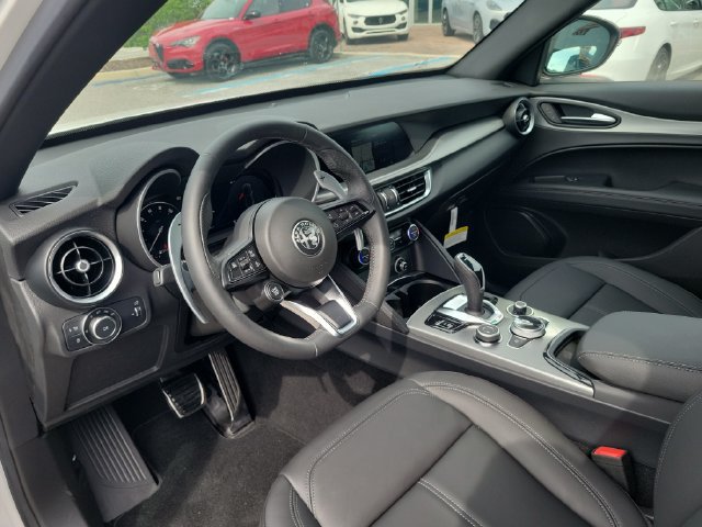 New 2025 Alfa Romeo Stelvio Sprint AWD/4WD image 18