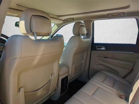 Used 2014 Jeep Grand Cherokee Limited w/ Luxury Group II image 16