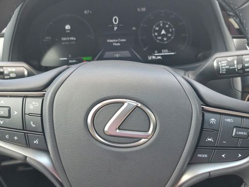 Used 2025 Lexus UX 300h AWD image 13