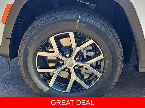 New 2025 Jeep Grand Cherokee L Limited w/ Luxury Tech Group II image 38