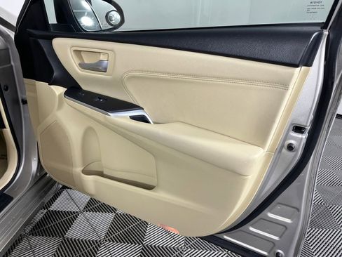 Used 2016 Toyota Camry LE image 16