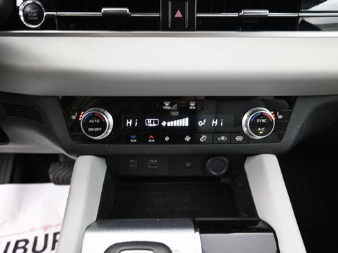 Used 2022 Mitsubishi Outlander SEL image 9
