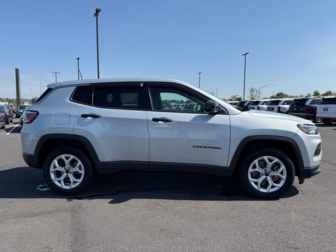 Used 2025 Jeep Compass Sport AWD/4WD image 4