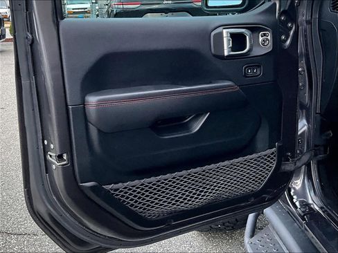 Used 2021 Jeep Wrangler Unlimited Rubicon image 9