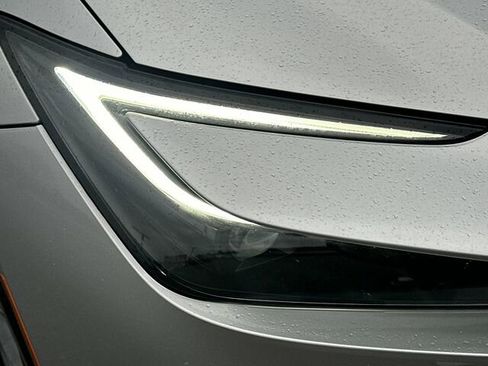 Used 2024 Toyota Prius XLE image 31