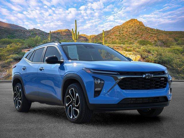 Used 2024 Chevrolet Trax RS FWD image 2