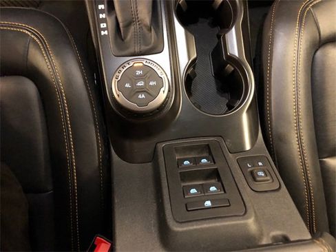 Used 2024 Ford Bronco Badlands image 24