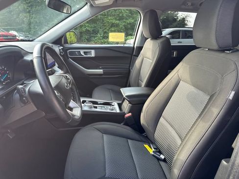 Used 2023 Ford Explorer XLT AWD/4WD image 40