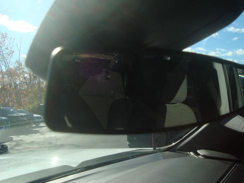 Used 2024 GMC Sierra 3500 SLE w/ Preferred Package image 16