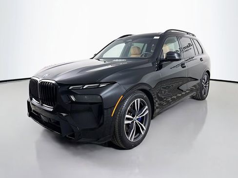 Used 2023 BMW X7 xDrive40i w/ M Sport Package image 3