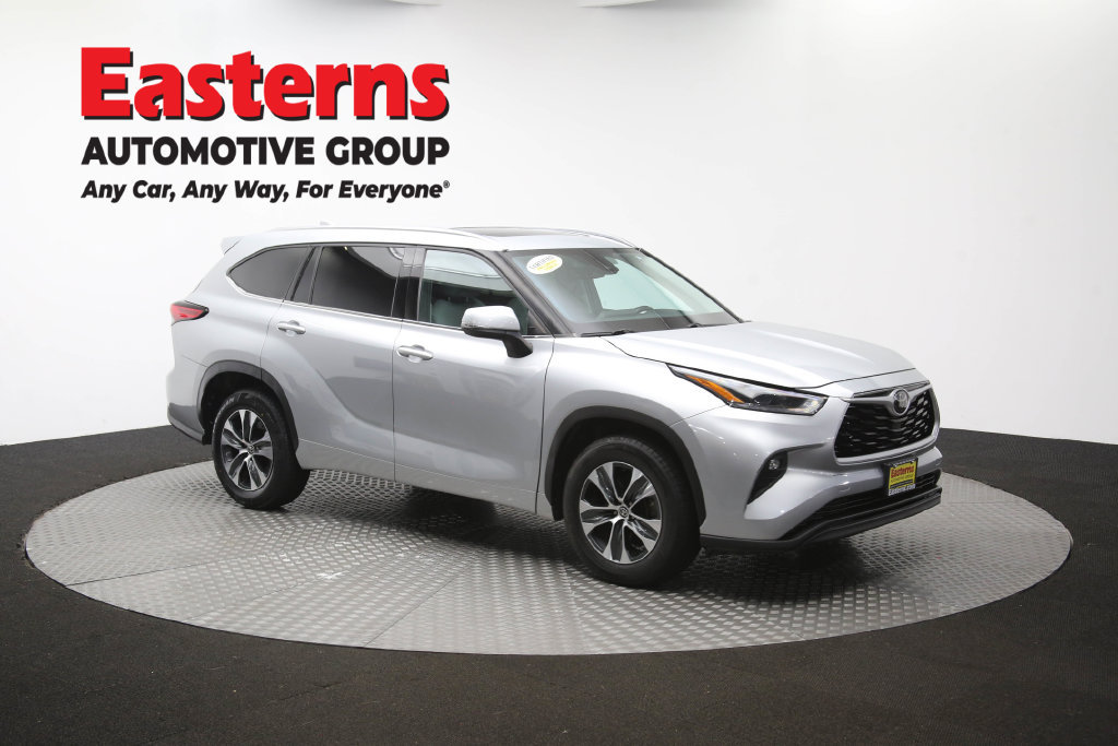 Used 2021 Toyota Highlander XLE FWD image 55