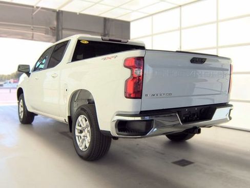 Used 2023 Chevrolet Silverado 1500 LT AWD/4WD image 7