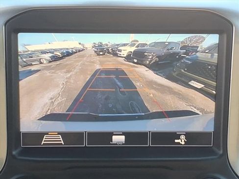 Used 2020 Chevrolet Silverado 2500 LT w/ Convenience Package image 9