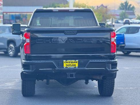 Used 2020 Chevrolet Silverado 2500 Custom w/ Custom Value Package AWD/4WD image 17