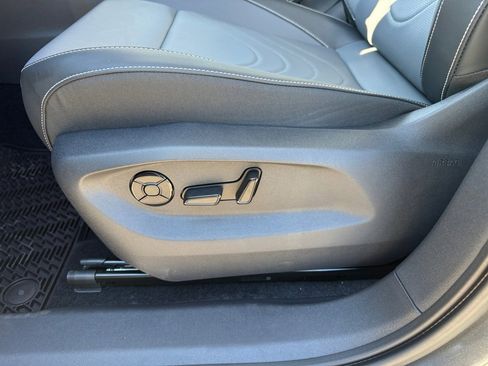 New 2026 Volkswagen Tiguan SE image 30