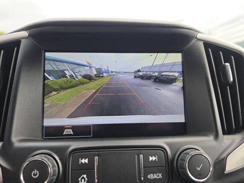 Used 2024 GMC Terrain SLT AWD/4WD image 27