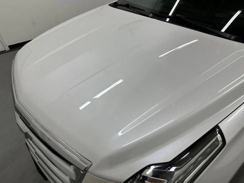 Used 2017 Cadillac Escalade ESV Luxury AWD/4WD image 26