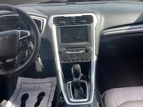 Used 2015 Ford Fusion SE FWD image 9