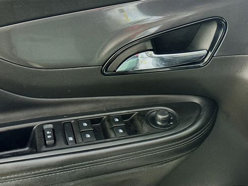 Used 2019 Buick Encore Preferred image 18