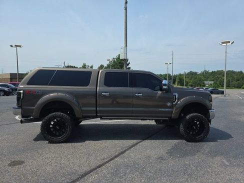 Used 2017 Ford F250 King Ranch w/ King Ranch Ultimate Package AWD/4WD image 2
