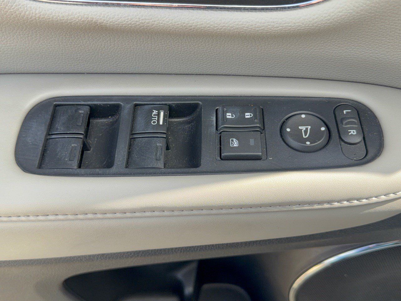 Used 2018 Honda HR-V EX-L image 15