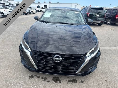 Certified 2025 Nissan Altima 2.5 SV AWD/4WD image 2