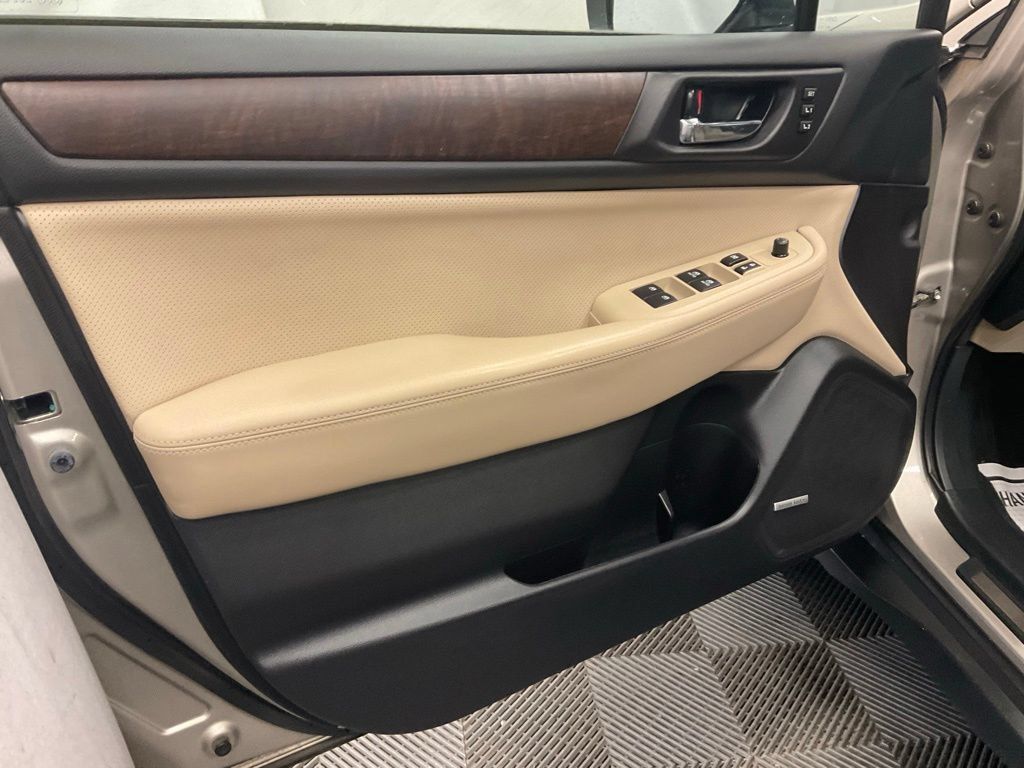 Used 2017 Subaru Outback 2.5i Limited AWD/4WD image 13