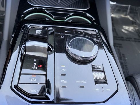 Used 2026 BMW 530i xDrive image 8