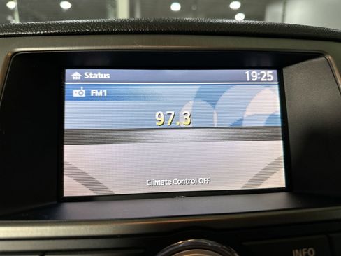 Used 2015 Nissan Armada SL w/ Moonroof Package image 21