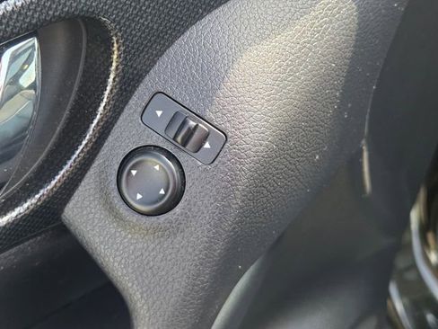 Used 2015 Nissan Rogue SL w/ SL Premium Package FWD image 24