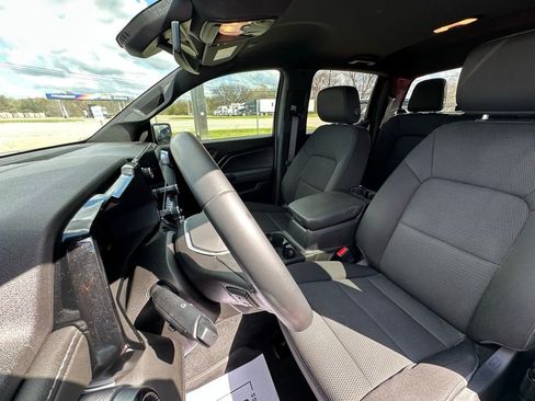 Used 2024 Chevrolet Colorado LT w/ LT Convenience Package II image 19