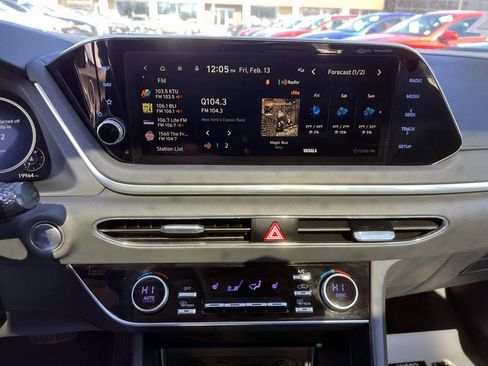 Certified 2023 Hyundai Sonata SEL w/ Convenience Package image 25