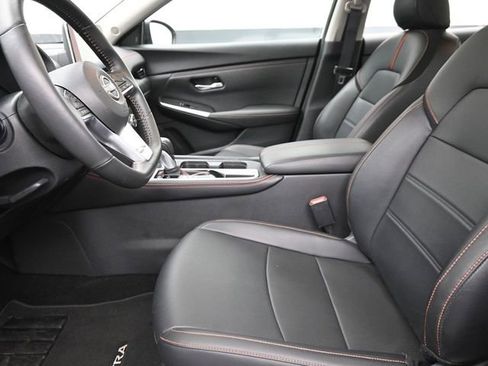 Used 2025 Nissan Sentra SR w/ SR Premium Package image 17