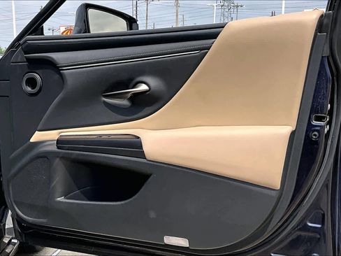 Used 2019 Lexus ES 350 w/ Accessory Package 2 FWD image 40