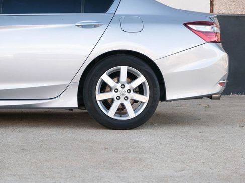 Used 2017 Honda Accord Sport image 10