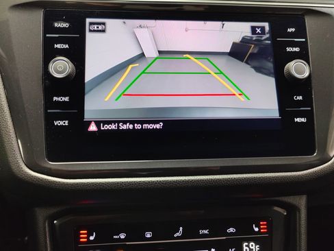 Certified 2022 Volkswagen Tiguan SE R-Line image 26