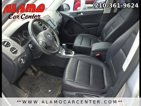 Used 2017 Volkswagen Tiguan S image 9