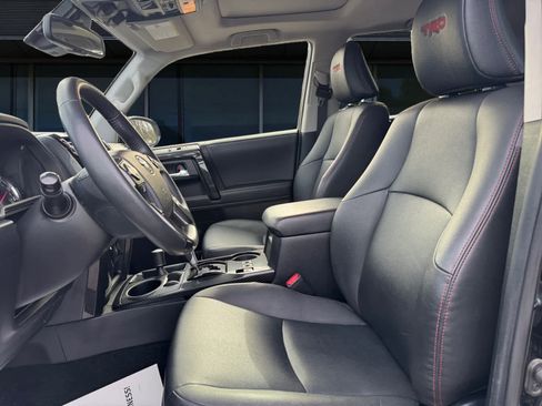 Used 2020 Toyota 4Runner TRD Off-Road Premium image 2