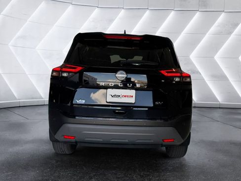 Used 2023 Nissan Rogue SV image 5